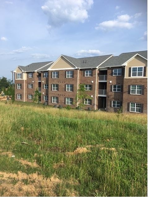 Robinson Park in Harrisonburg, VA - Foto de edificio - Building Photo