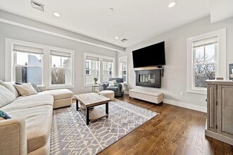 230 Bowen St in Boston, MA - Building Photo - Building Photo