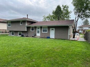 508 Creighton Ln in Schaumburg, IL - Building Photo - Building Photo