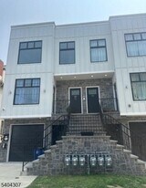 619 E 26th St in Paterson, NJ - Building Photo