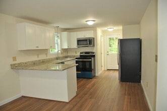 115 High Rock Rd in Weare, NH - Building Photo - Building Photo