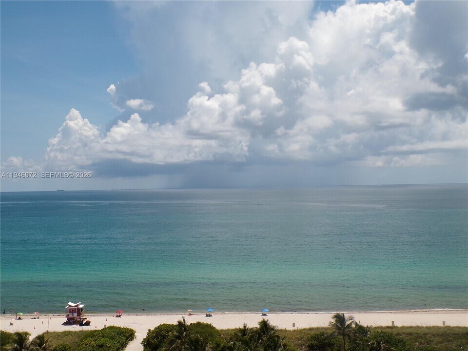 6450 Collins Ave in Miami, FL - Building Photo