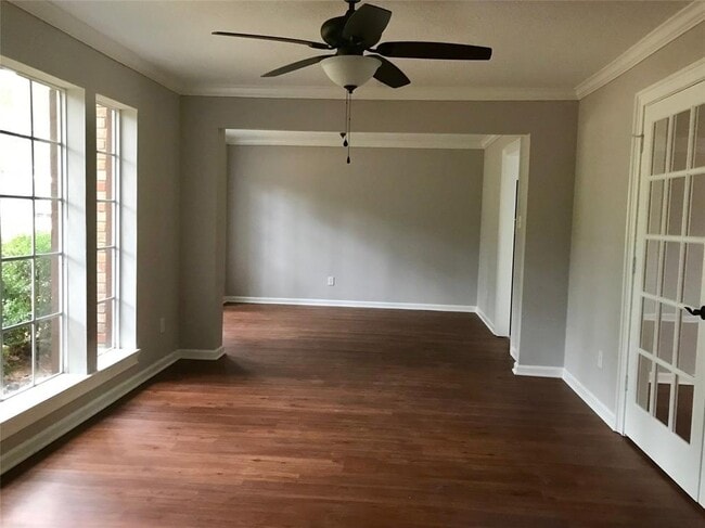 11610 Cypresswood Dr in Houston, TX - Building Photo - Building Photo
