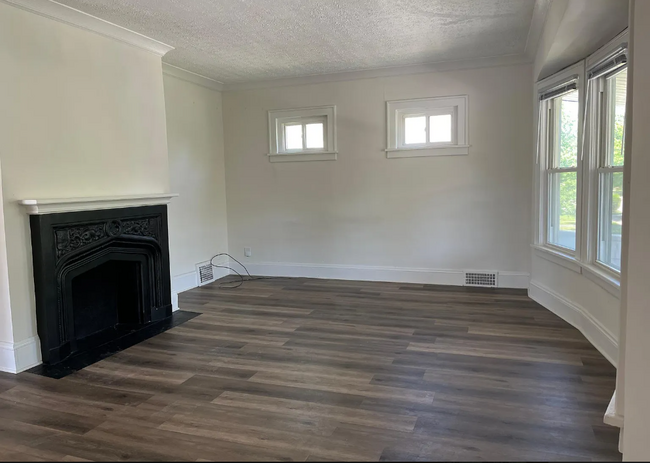 3265 E Overlook Rd, Unit 2