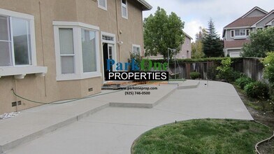 183 Lasata Ct in Danville, CA - Building Photo - Building Photo