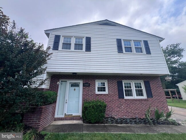 property at 8407 Thornton Rd