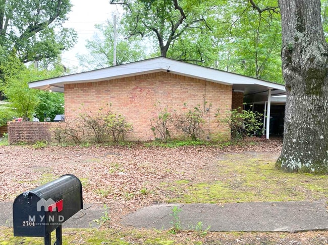 property at 2701 Stillwell Dr
