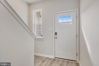 69 Alexander Wy in Mount Holly, NJ - Building Photo - Building Photo