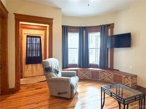 1015 White Pl in Utica, NY - Building Photo - Building Photo