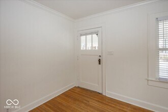 6144 Winthrop Ave in Indianapolis, IN - Foto de edificio - Building Photo