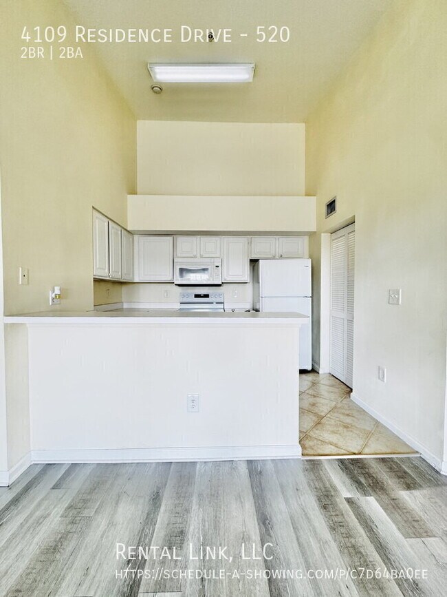 4109 Residence Drive in Ft. Myers, FL - Building Photo - Building Photo