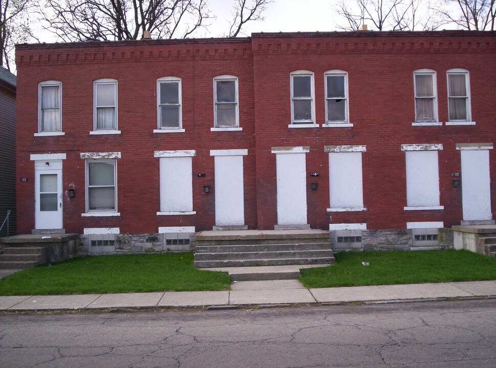 1621-1631 Oak St in Columbus, OH - Foto de edificio