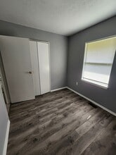 5502 Riata Dr in Louisville, KY - Building Photo - Building Photo