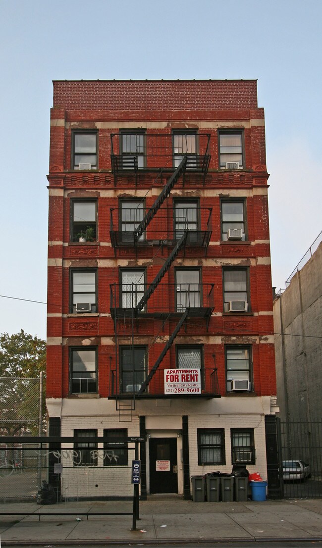 154 E 106th St in New York, NY - Building Photo - Building Photo