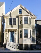 136 Banks St, Unit 136 in Cambridge, MA - Building Photo