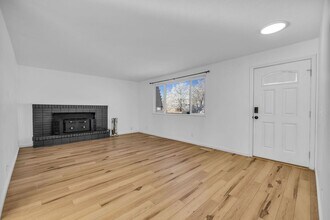 8147 Boysenberry Dr in Sandy, UT - Building Photo - Building Photo