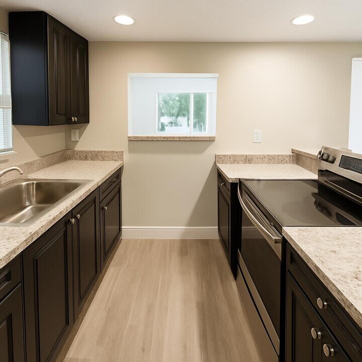704 SW 81st Ave in North Lauderdale, FL - Building Photo
