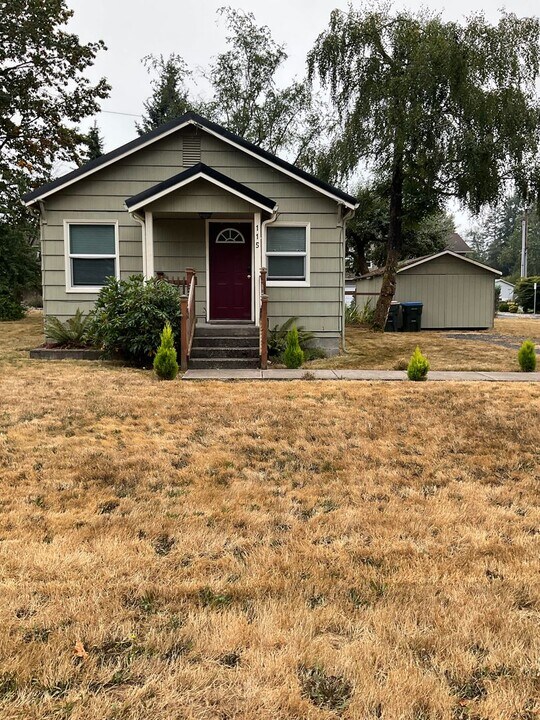 115 E Stella St in Napavine, WA - Building Photo