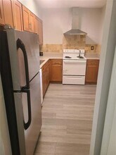 3117 Colonial Way, Unit J in Atlanta, GA - Building Photo - Building Photo