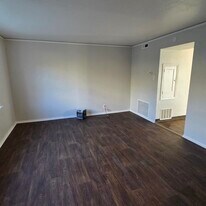 1409 NW Carden Ave in Pendleton, OR - Building Photo