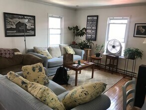 145 Pearl St, Unit 2 in Somerville, MA - Building Photo - Building Photo