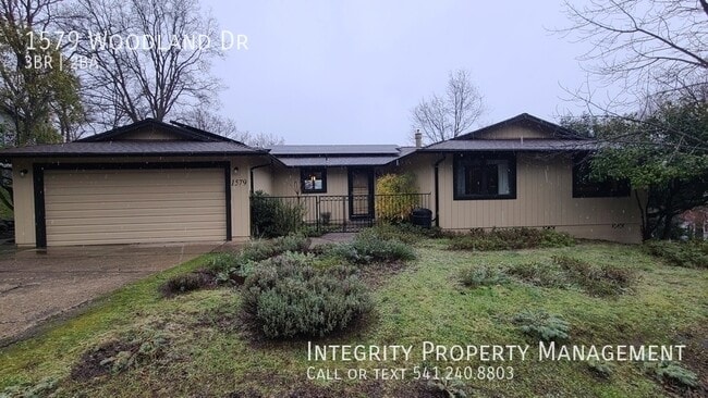 property at 1579 Woodland Dr