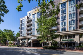 The Byron in Falls Church, VA - Foto de edificio - Building Photo