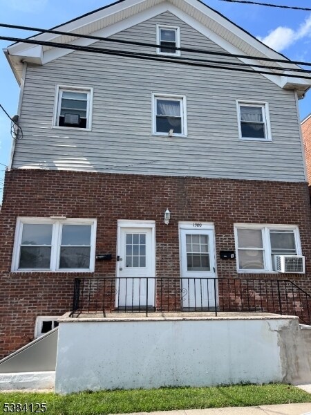1300 Pierce St in Rahway, NJ - Building Photo