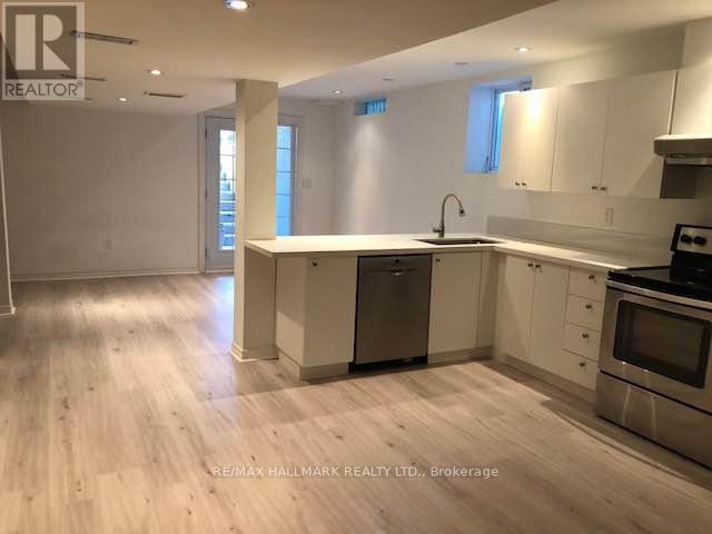 130 Ashdale Ave in Toronto, ON - Building Photo - Building Photo