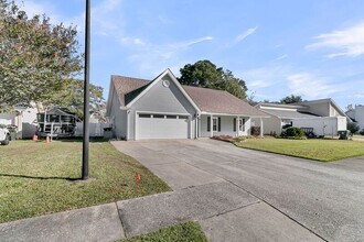 111 Hopper Dr in Summerville, SC - Building Photo - Building Photo