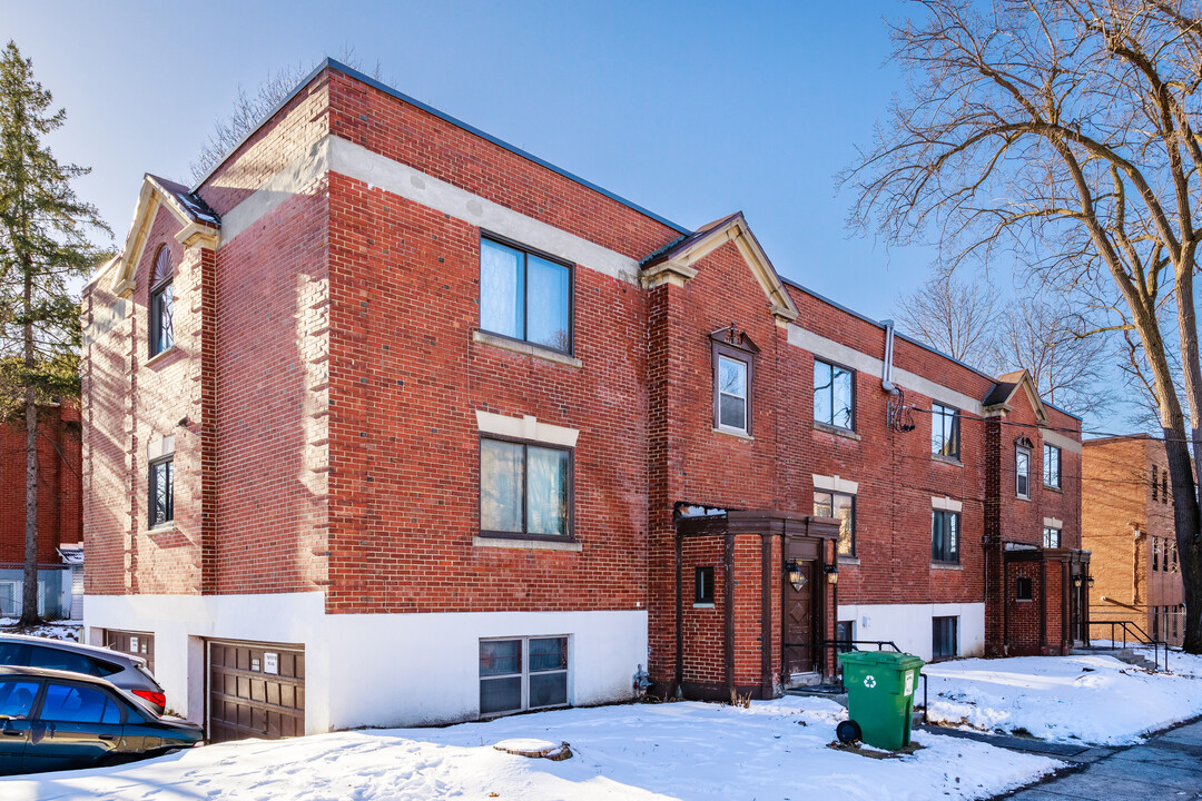 4804 Saint-Kévin Av in Montréal, QC - Building Photo