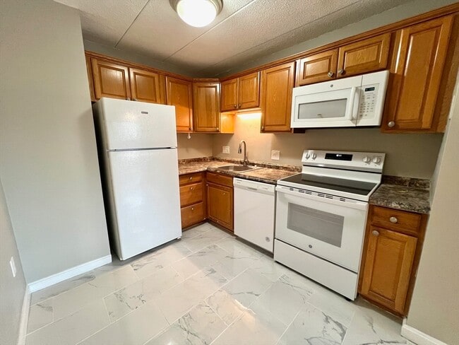 4 Hawes St in Revere, MA - Building Photo - Building Photo