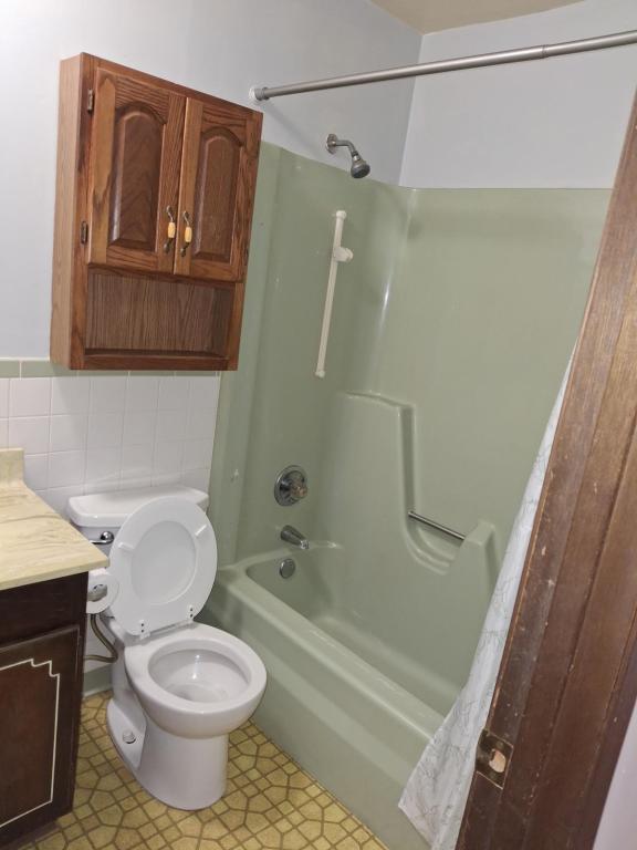 property at 728 Renshaw Ave