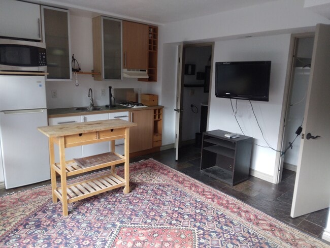 3331 Dickens St, Unit Studio 1 in San Diego, CA - Building Photo - Building Photo