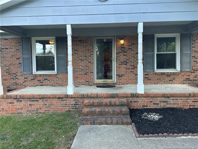 1600 Old English Ct in Fayetteville, NC - Building Photo - Building Photo