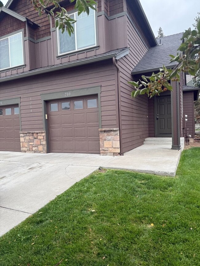 property at 1264 SW Silver Lake Blvd