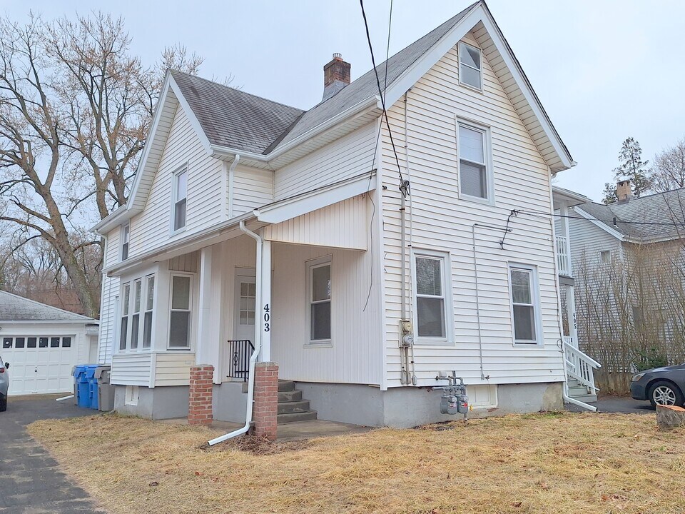 403 Park St in Bristol, CT - Building Photo