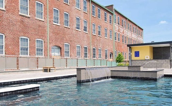 Southern Stove Lofts in Richmond, VA - Foto de edificio - Building Photo
