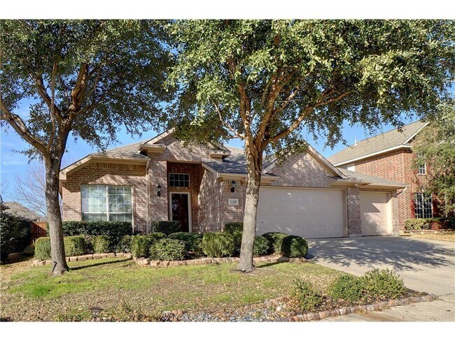 11509 Crystal Falls Drive in Fort Worth, TX - Building Photo - Building Photo