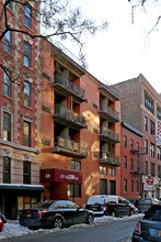 326-328 W 11th St in New York, NY - Building Photo - Building Photo