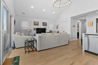 17 Virginia Ave in Long Beach, NY - Building Photo - Building Photo