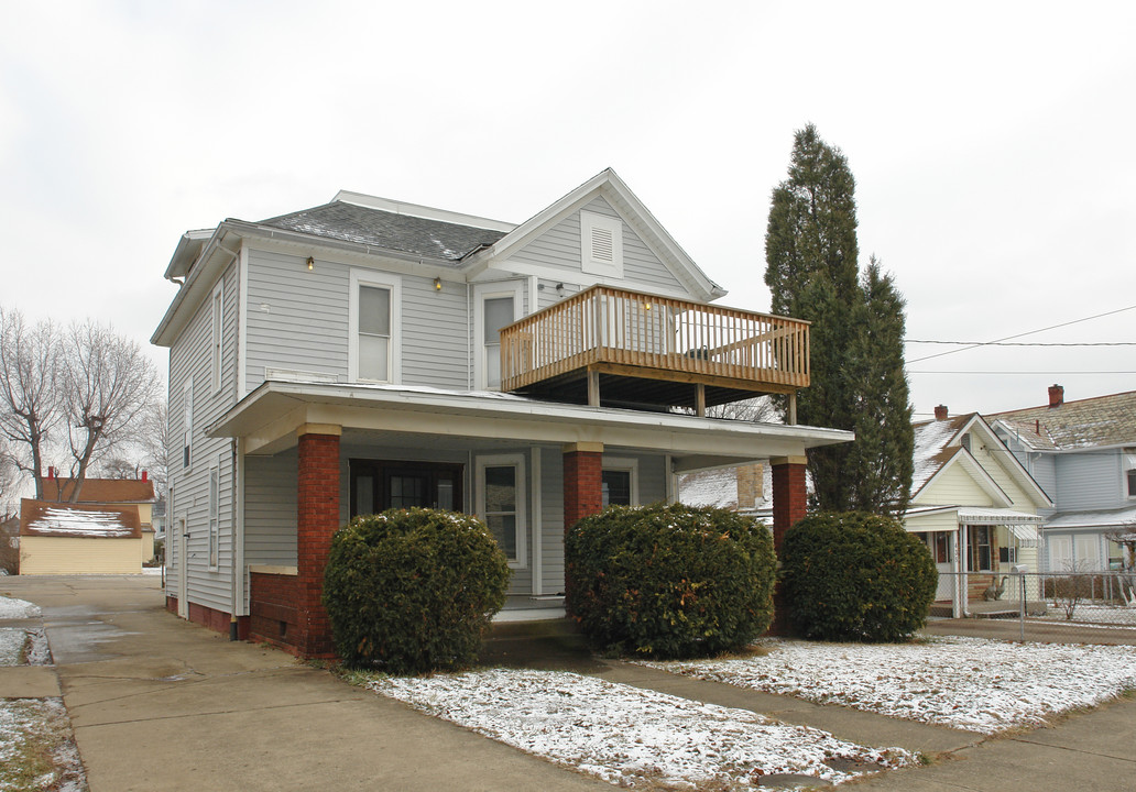 433 Victoria Ave in Williamstown, WV - Building Photo