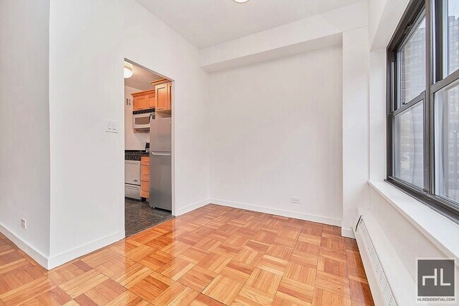 EAST 55 STREET in New York, NY - Building Photo - Building Photo