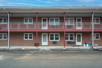 Liberty Brook Estates in Clinton, CT - Building Photo - Building Photo