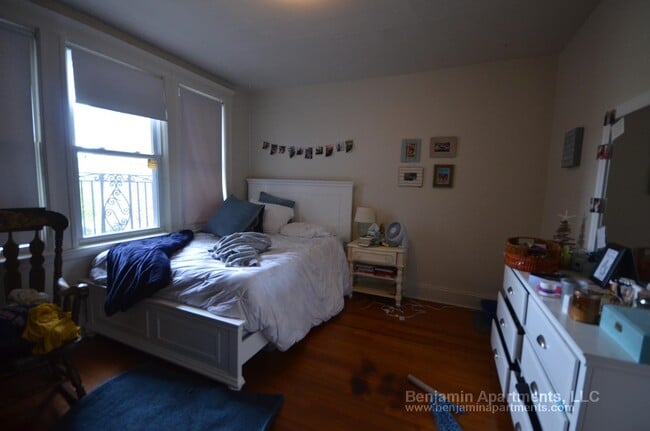 1638 Commonwealth Ave, Unit 10 in Boston, MA - Building Photo - Building Photo
