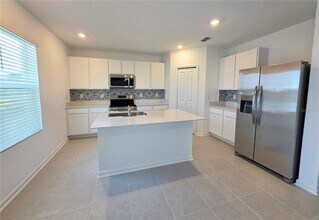 5126 Magnolia Palm Dr in Daytona Beach, FL - Building Photo - Building Photo