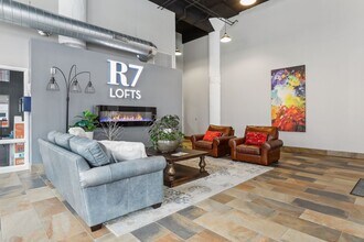 R7 Lofts in St. Paul, MN - Building Photo - Building Photo