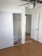 929 E Lexington Dr in Glendale, CA - Building Photo - Building Photo