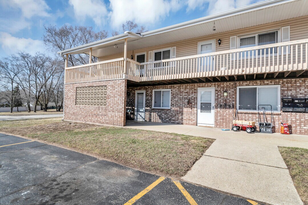 367 Harvest Ln in South Elgin, IL - Building Photo