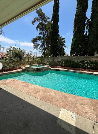 18406 Tuba St in Los Angeles, CA - Foto de edificio - Building Photo